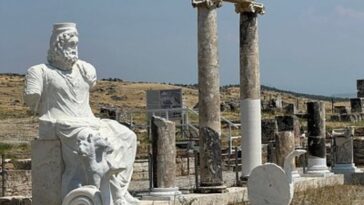 BEYAZ CENNETİN ANTİK KOMŞUSU: HİERAPOLİS’TE TARİHE YOLCULUK!