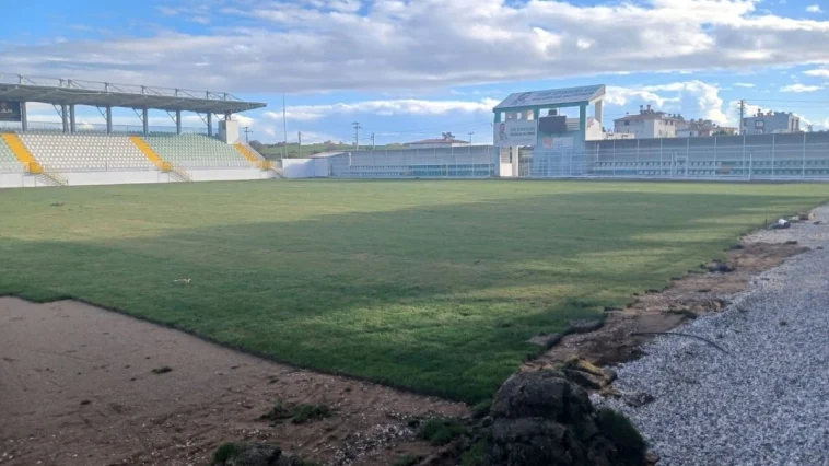 İsmail Ogan Stadı sezona yetişemedi