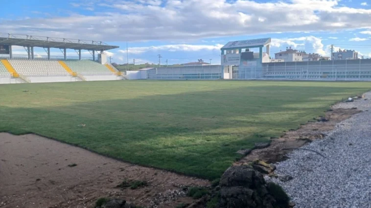 İsmail Ogan Stadı sezona yetişemedi