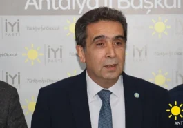 İYİ Parti Antalya İl Başkanı Kaya'dan 'Türk bayrağı' açıklaması