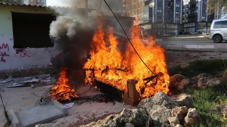 Kablo yakan hurdacıya zabıtadan ceza