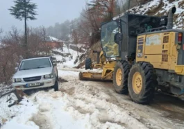Kar ve tipi yolu kapattı, Büyükşehir ekipleri seferber