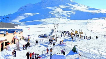 Kar yağdı, kayak turizmi canlandı