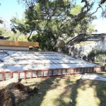 Kemer’de kaçak yapıların yıkımı sürüyor