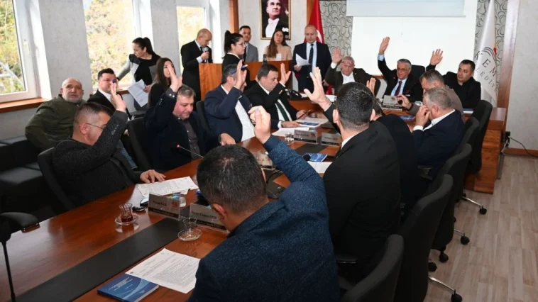 Kemer'de yeni yılın ilk meclisi yapıldı