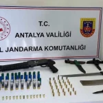 Kepez'de jandarmadan ruhsatsız silah operasyonu