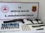 Kepez'de jandarmadan ruhsatsız silah operasyonu