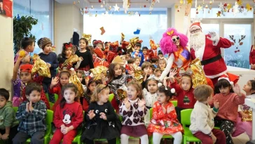 Konyaaltı'nın minikleri yeni yıl coşkusu yaşadı