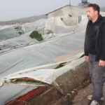 Kumluca'da hortumun verdiği hasar gündüz ortaya çıktı