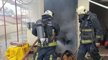 Manavgat’ta çatı katında yangın paniği