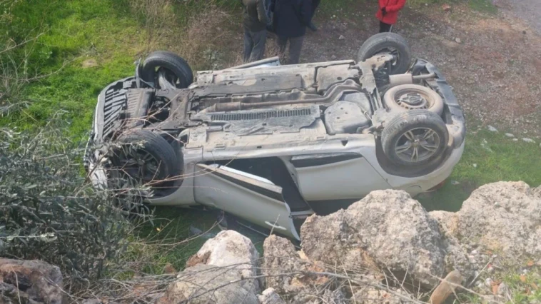 Otomobil boş araziye yuvarlandı: 4 yaralı