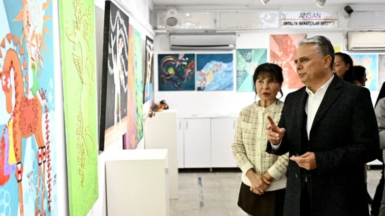 Renklerin Kokusu sergisi açıldı