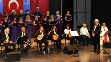 Sarısözen konserle anıldı