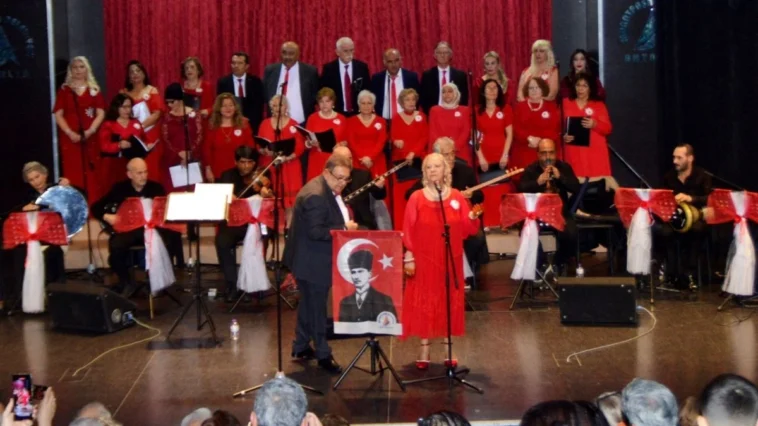 Unutulmayan türküler Antalya’da yankılandı