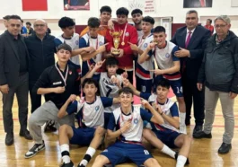 Yunus Emre Lisesi, futsalda Antalya şampiyonu