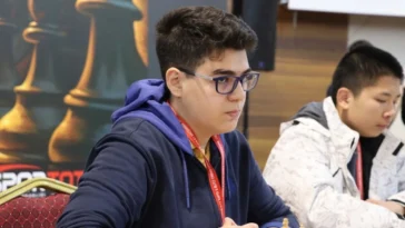 14 yaşındaki satranç ustası harikalar yaratıyor