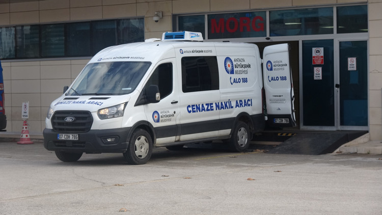 Antalyada yolcu otobüsü devrildi; 9 ölü, 25 yaralı (9)