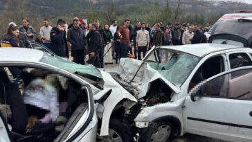 Kayak merkezine giderken, kazada hayatlarını kaybetmişler