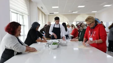 ALKÜ 'Benim Üniversitem' dolu dolu geçti