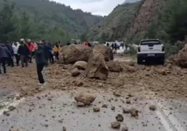 Antalya- Isparta Yolu'nda heyelan