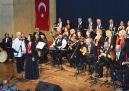 Antalya'da 'Sevgi Çiçekleri' konseri