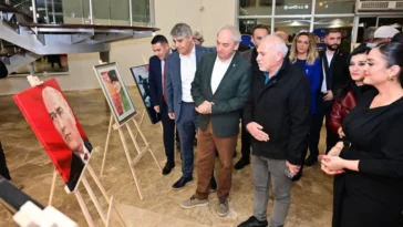 Atatürk Resim Sergisi'ne yoğun ilgi