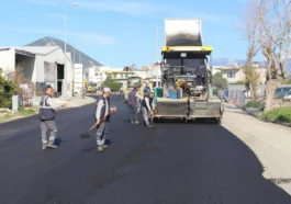 Başkan Vekili Özdemir, asfalt çalışmalarını yerinde inceledi