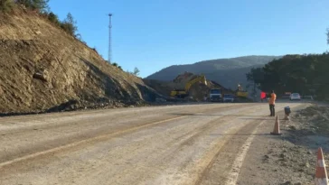 Elmalı- Finike Yolu tam gaz