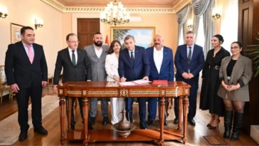 Hayırsever aile Döşemealtı'nda okul yaptırıyor