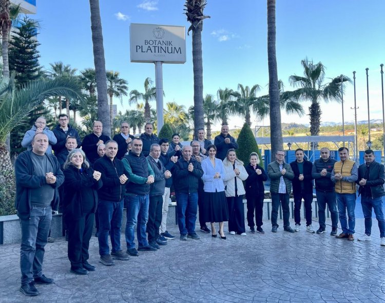 DELPHIN HOTELS YÖNETİCİLERİNDEN "NAZAKET VE ETKİ" ÇIKARMASI: EVO AKADEMİ İLE GELİŞİM ZİRVESİ!