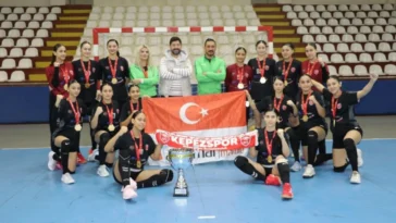 Kepez’in yıldız kızları namağlup Türkiye şampiyonu