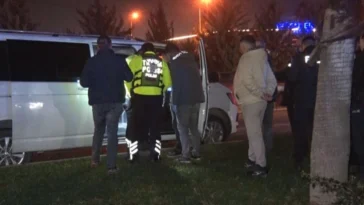 Park halindeki araçta ölü bulundu