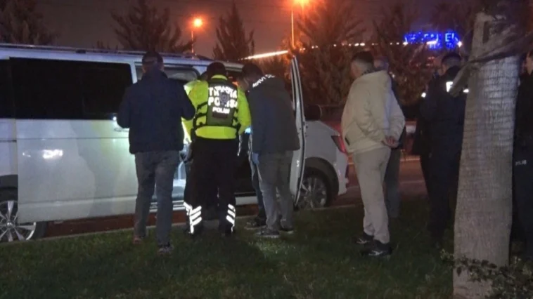 Park halindeki araçta ölü bulundu