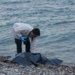 Denize girdi, saatler sonra cansız bedeni bulundu