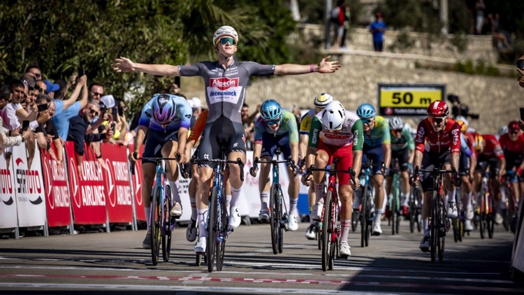 Antalyada Cumhurbaşkanlığı bisiklet turu heyecanı