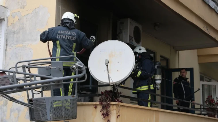 Alanya’da korkutan daire yangını