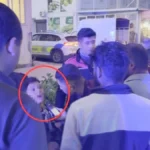 Ambulansa binmek istemeyen çocukları baba ikna etti