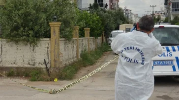 Annesine kızdı, evi kurşunladı