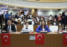 Antalya Büyükşehir Meclisi'nde koltuklar çocuklarda