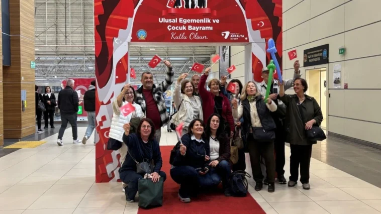 Antalya Havalimanı’nda 23 Nisan şenliği