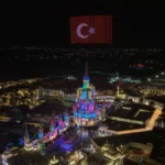 Antalya’da 1000 dronla gökyüzünde Türk Bayrağı