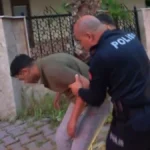 Antalya'da bunalıma girip evini yakan genci ekipler kurtardı