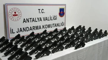 Antalya'da jandarma operasyonu 5 silah kaçakçısı tutuklandı