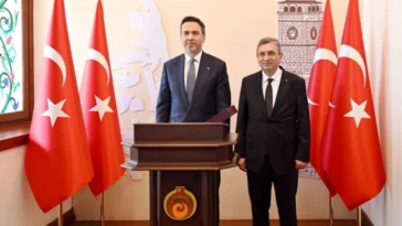 Bakan Bayraktar’dan Antalya Valiliğine ziyaret