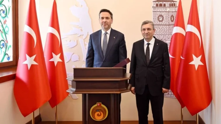 Bakan Bayraktar’dan Antalya Valiliğine ziyaret