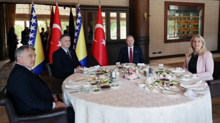 Erdoğan: Bosna Hersek’in anayasal düzenini destekliyoruz