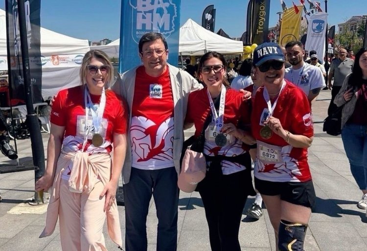 ÇANAKKALE’DE 27 ÜLKEDEN 4 BİNİ AŞKIN SPORCU 'EFSANELERİN İZİNDE' KOŞTU!