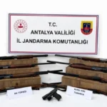 Kaş'ta 9 ruhsatsız av tüfeği ele geçirildi