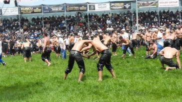 Kepez Yağlı Pehlivan Güreşleri'ne 984 pehlivan katıldı