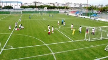 Kepez’de minik kramponlar 23 Nisan için sahada